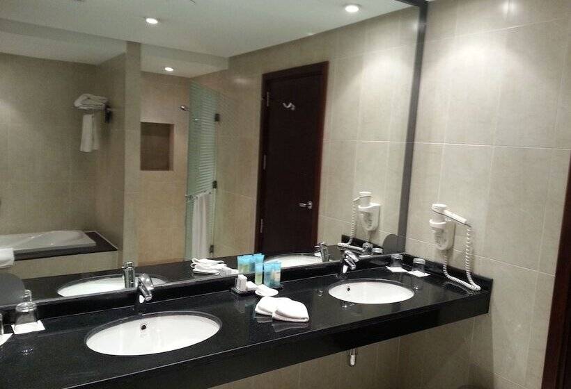 Suite with Terrace, Radisson Blu Hotel & Convention Center, Alexandria