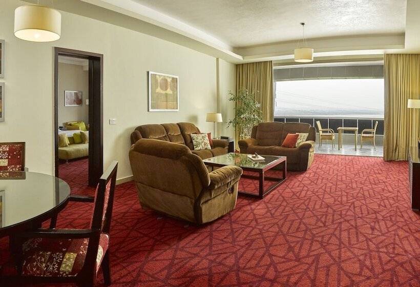 Suite with Terrace, Radisson Blu Hotel & Convention Center, Alexandria