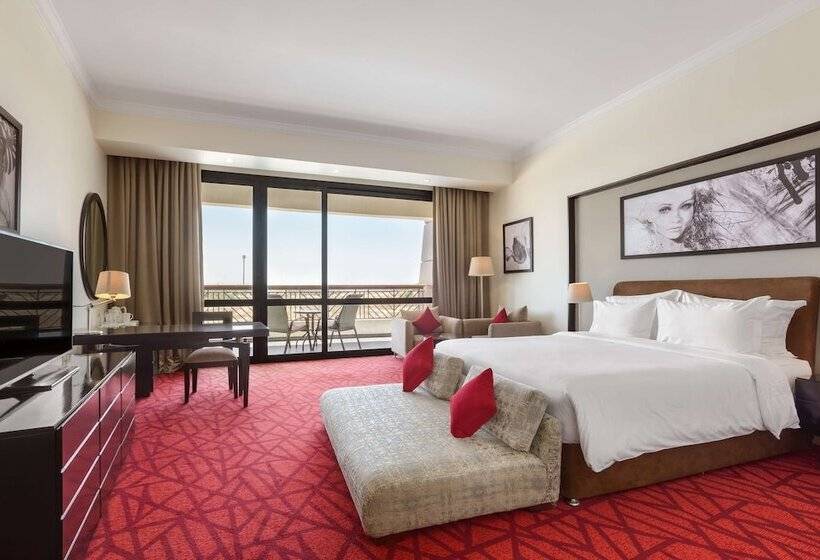 Suite with Terrace, Radisson Blu Hotel & Convention Center, Alexandria