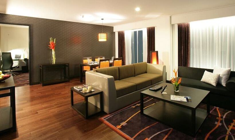سوییت, Radisson Suites Bangkok Sukhumvit