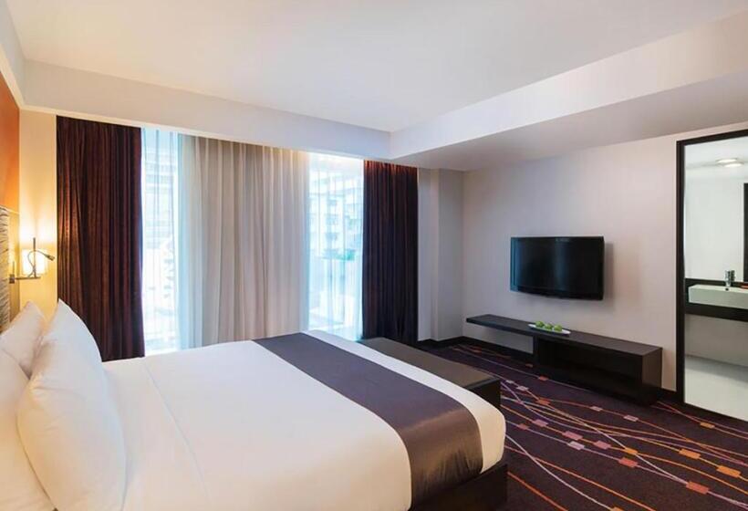 سوییت جونیور, Radisson Suites Bangkok Sukhumvit
