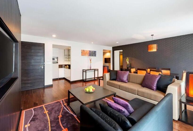 سوییت, Radisson Suites Bangkok Sukhumvit