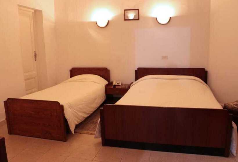 اتاق استاندارد سه نفره, Saint Georges Tunis