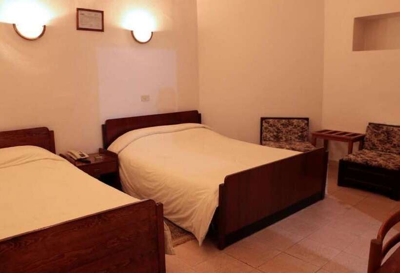 اتاق استاندارد سه نفره, Saint Georges Tunis