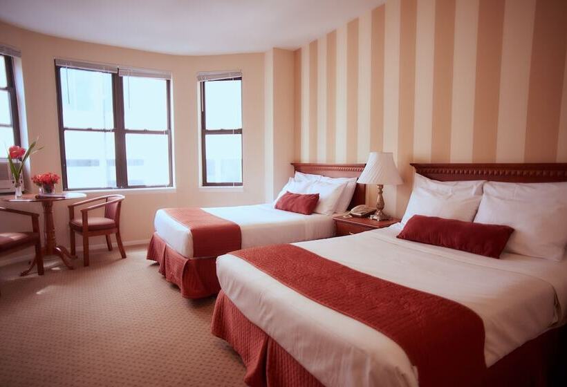 带2个双人床的标准工作室, St. James