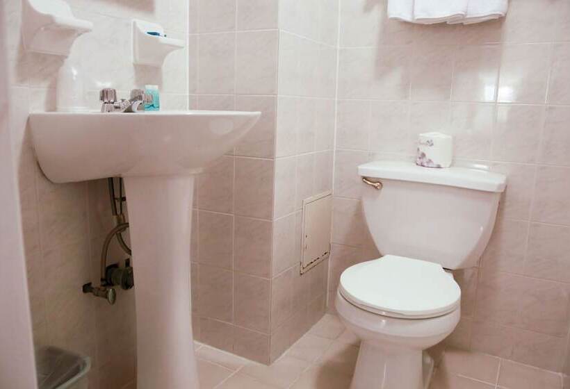 标准间带双人床, St. James