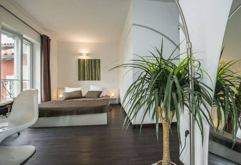 Номер Комфорт, Appart Hôtel Des Capucins