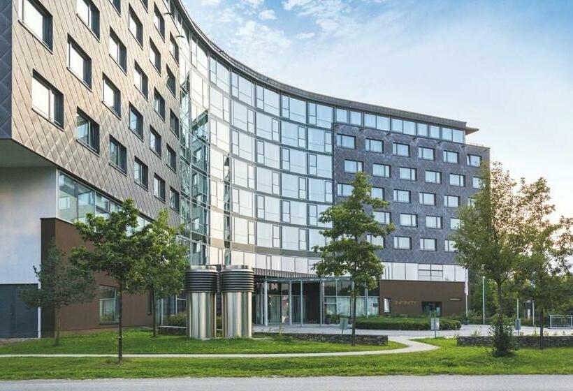 Номер Deluxe, Infinity Hotel & Conference Resort Munich