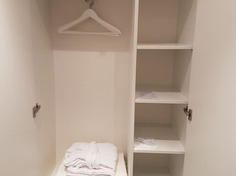 اتاق استاندارد یک نفره, Arthotel Ana Fleur