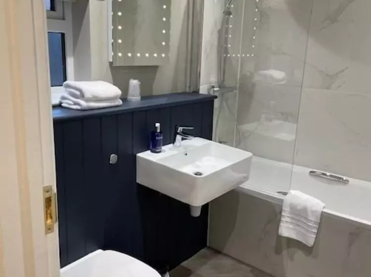 Perhehuone, Cottesmore Hotel Golf & Country Club
