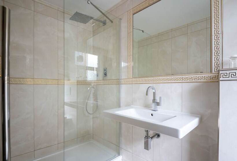 חדר סופריור, Guildford Manor Hotel & Spa