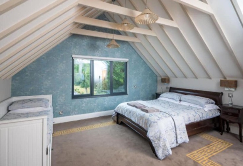 Семейный Номер, Guildford Manor Hotel & Spa