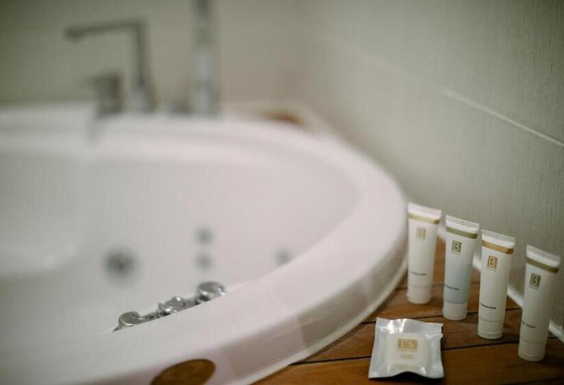 سوییت جونیور, Baia Bursa