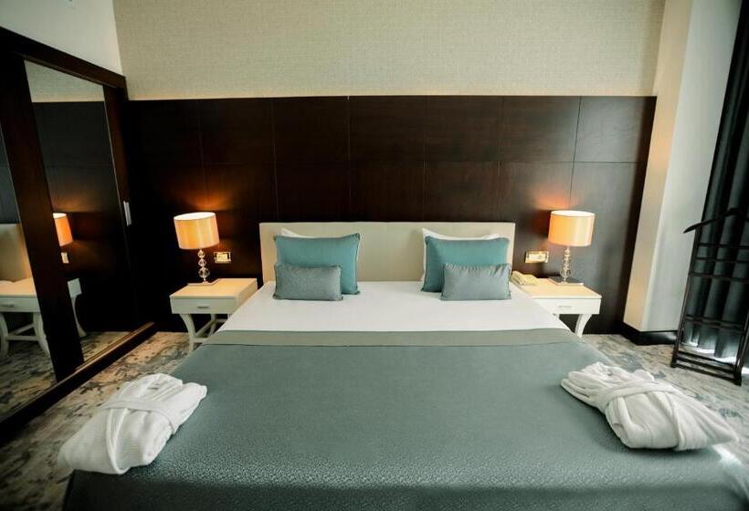 سوییت اجرایی, Baia Bursa