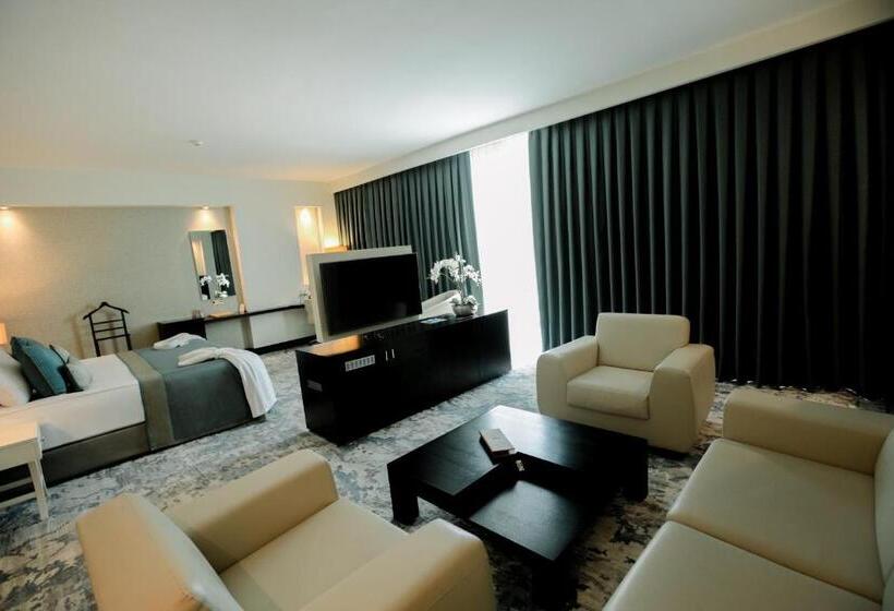 سوییت جونیور, Baia Bursa