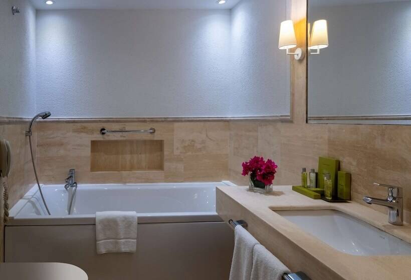 جناح جونيور سرير كينج, Doubletree By Hilton Bodrum Marina Vista