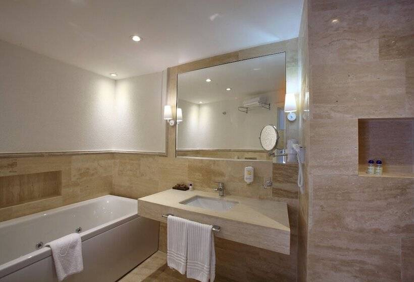 Люкс, Doubletree By Hilton Bodrum Marina Vista