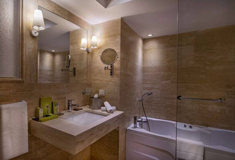 غرفة سوبيريور سرير ملكى, Doubletree By Hilton Bodrum Marina Vista