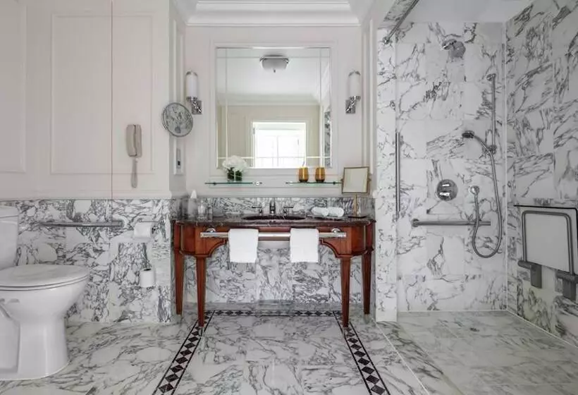 身障者適用スイートルーム, Four Seasons Hotel Hampshire