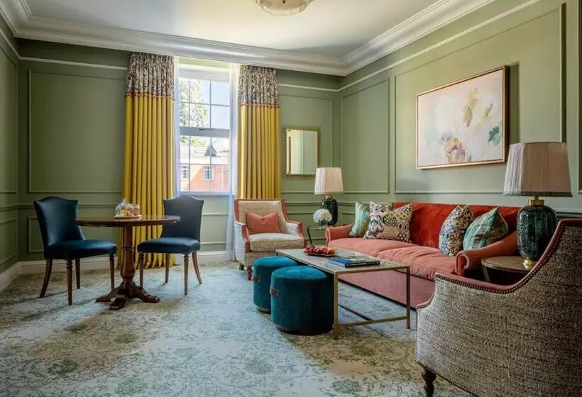 身障者適用スイートルーム, Four Seasons Hotel Hampshire