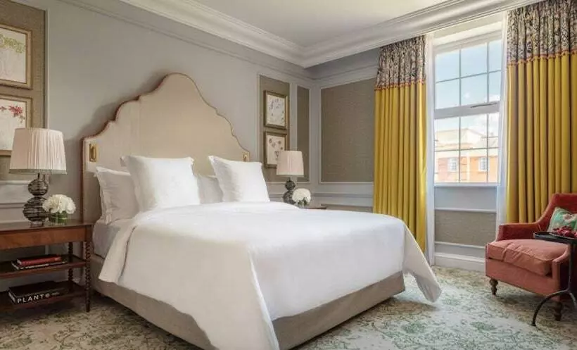 身障者適用スイートルーム, Four Seasons Hotel Hampshire