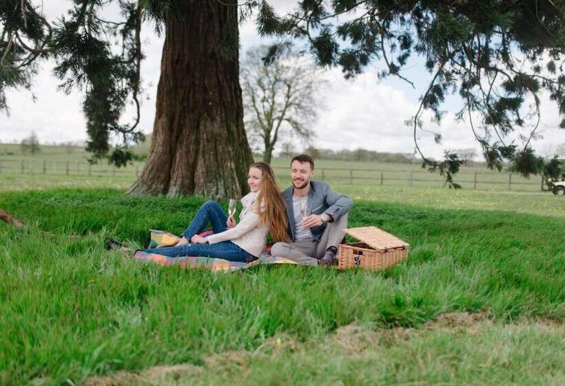 غرفة قياسية سرير كينج, Four Seasons Hotel Hampshire