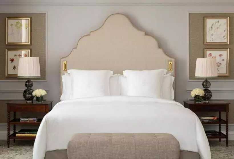 キングサイズベッドのスイートルーム, Four Seasons Hotel Hampshire