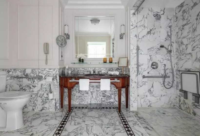身障者適用スイートルーム, Four Seasons Hotel Hampshire