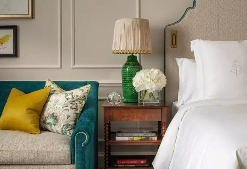 キングサイズベッドのデラックスルーム, Four Seasons Hotel Hampshire