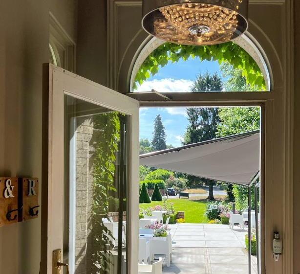 غرفة سوبيريور, Milsoms