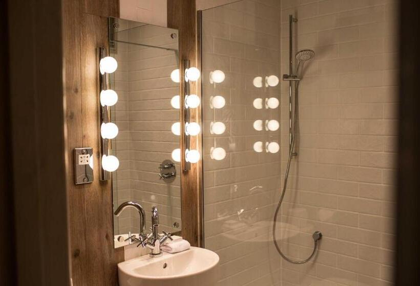 غرفة ديلوكس, Milsoms