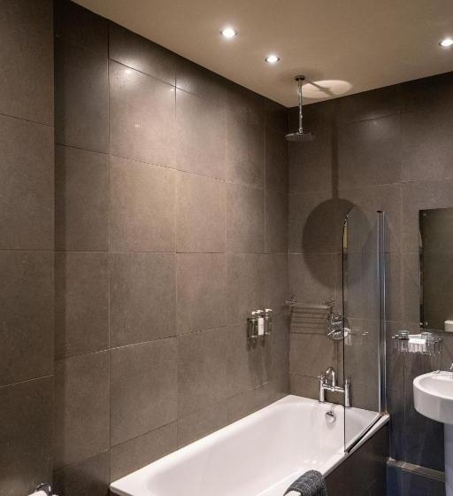 غرفة ديلوكس, Milsoms