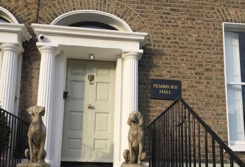 חדר דלוקס, Pembroke Hall