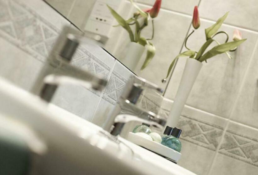 Номер Стандарт, The Essex Golf & Country Club