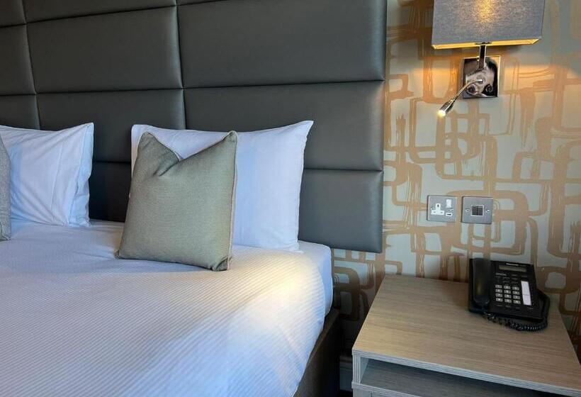 Номер Deluxe, The Essex Golf & Country Club