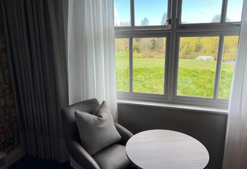 Номер Deluxe, The Essex Golf & Country Club