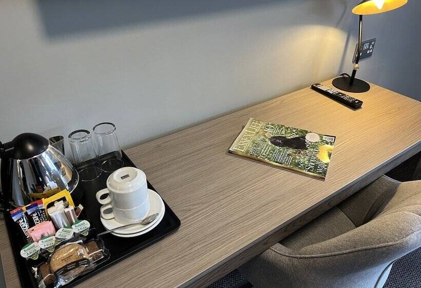 Номер Deluxe, The Essex Golf & Country Club