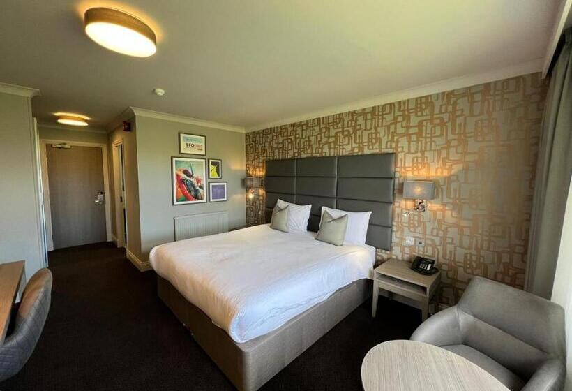 Номер Deluxe, The Essex Golf & Country Club