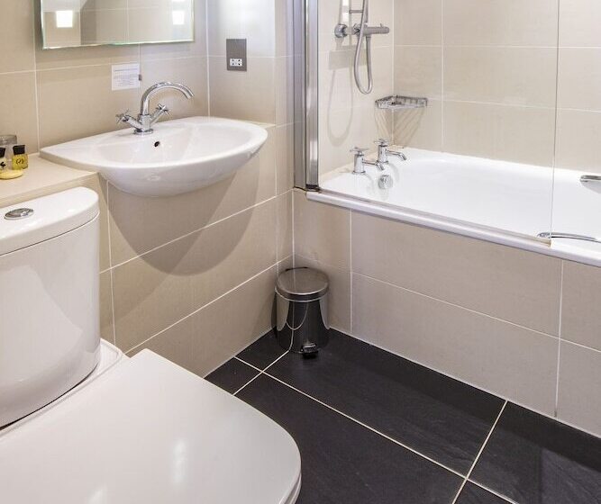 수피리어 룸, The Kings Head Country