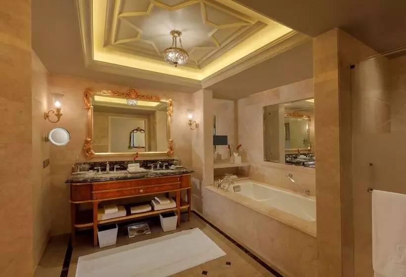 デラックススイート, The Leela Palace New Delhi