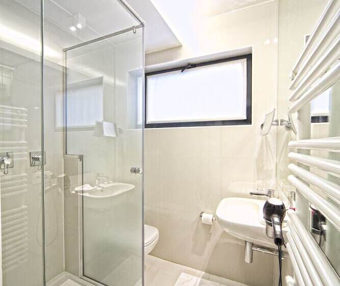 Comfort Kamer, The Neufchatel