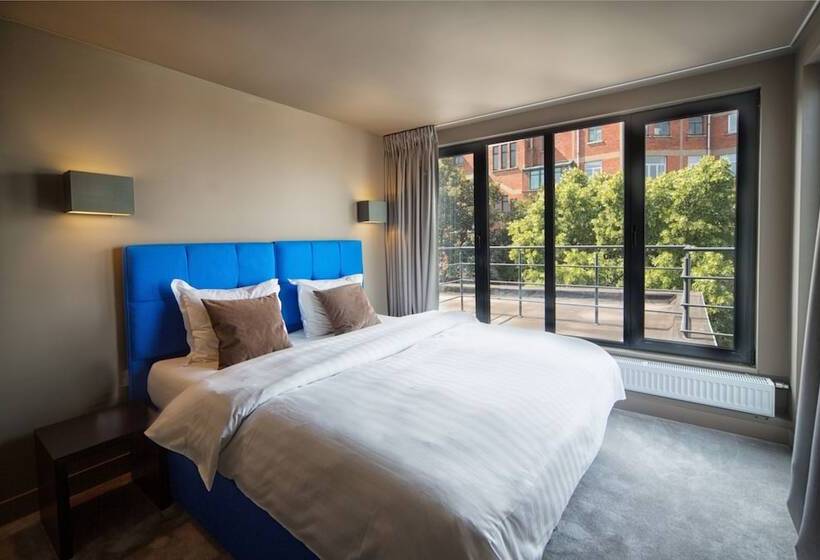 Comfort Kamer, The Neufchatel