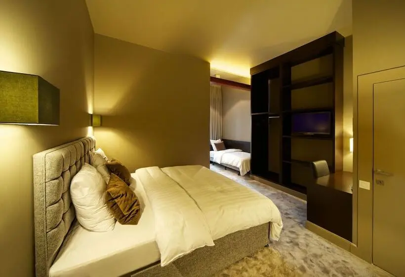 Habitació Triple Comfort, The Neufchatel
