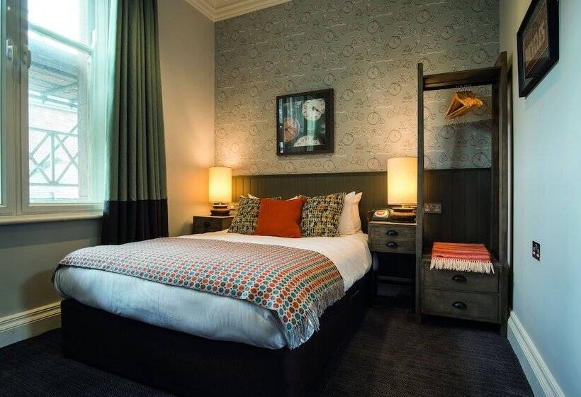 חדר סטנדרט, Toll House Inn