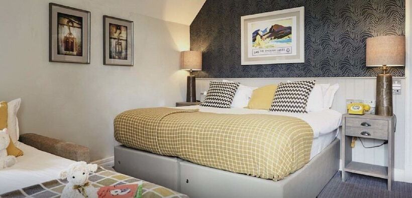 חדר משפחתי, Toll House Inn