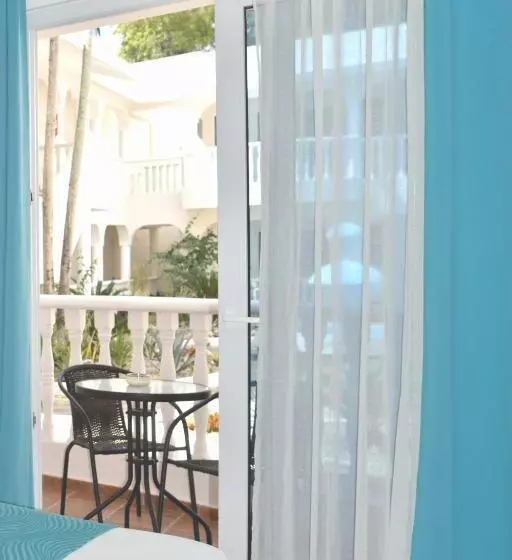 استودیو استاندارد با چشم‌انداز باغ, Tropical Casa Laguna