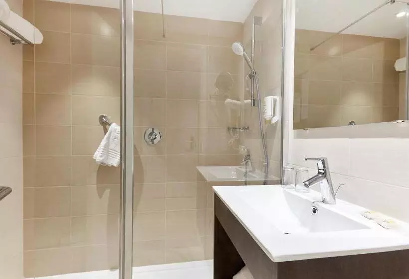 استودیوی استاندارد, Universal Apartamentos Laguna Garden