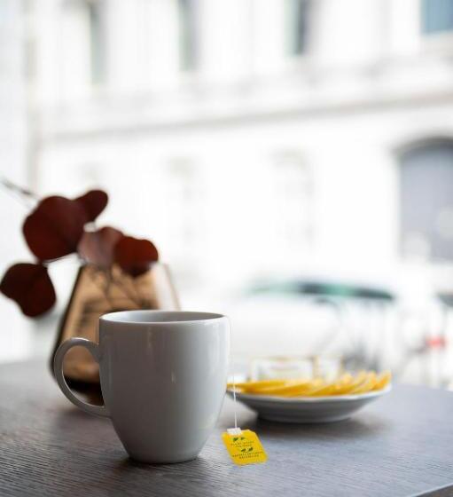 חדר סטנדרט לארבעה, Henriks Hotell