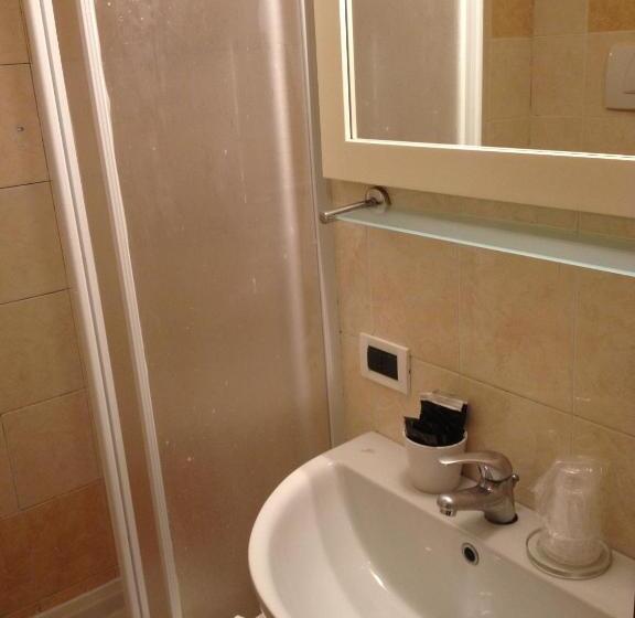 اتاق استاندارد چهار تخته, Guesthouse Alloggi Agli Artisti