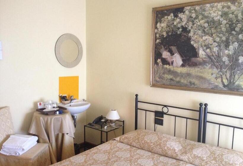 Standard room with outdoor bath, Guesthouse Alloggi Agli Artisti